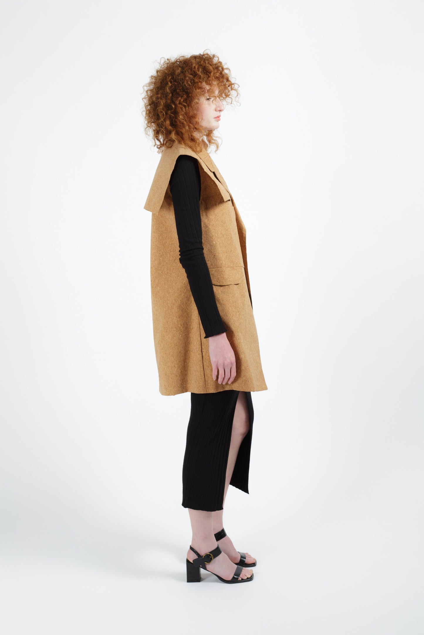 Cork sleeveless jacket