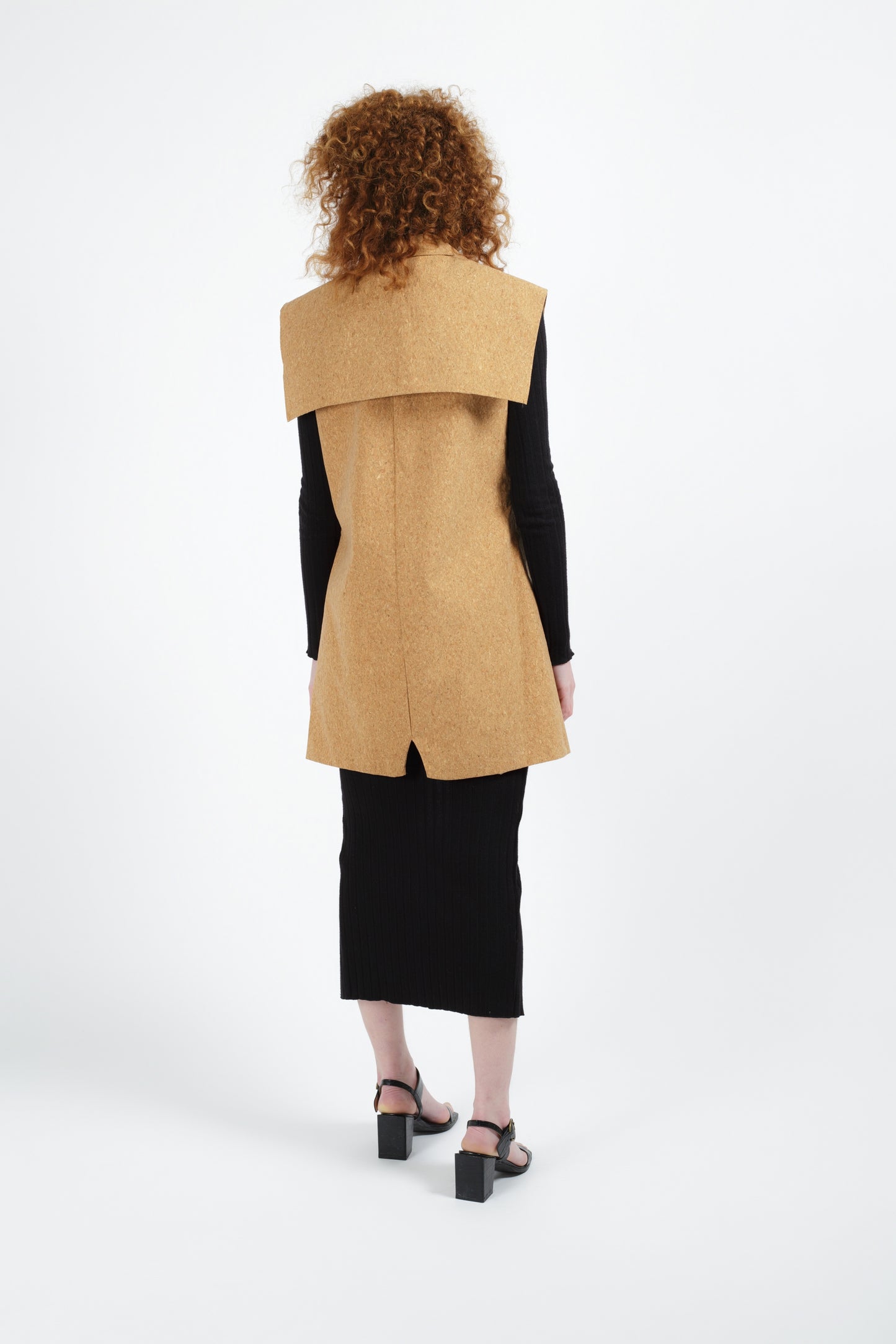 Cork sleeveless jacket